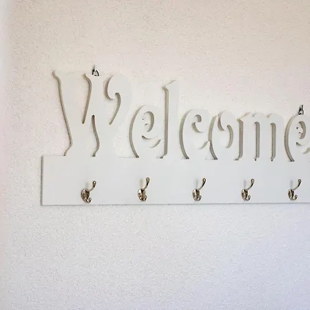 Stylisches Haus Fuer 8 Personenund 4